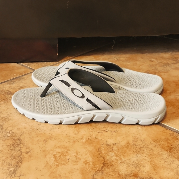 Oakley Operative Men's Sandal - Picture 5 of 8